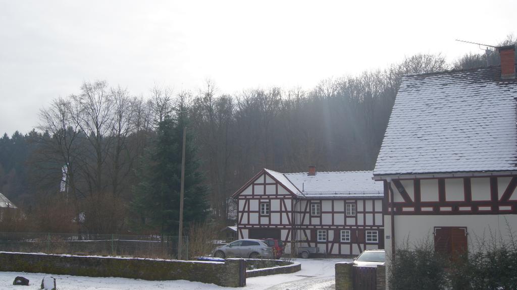 Landgasthof Zum Taunus Hotel Ober-Mörlen Exterior foto