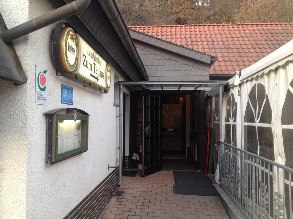 Landgasthof Zum Taunus Hotel Ober-Mörlen Exterior foto